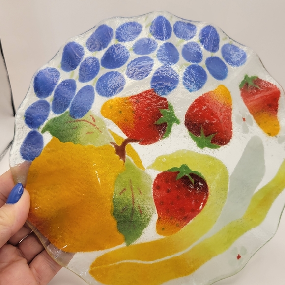 Decorative Fused Glass Dish. Fruit design. - Picture 5 of 6